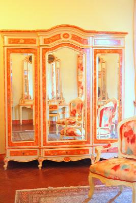 relooking armoire,,armoire d&eacute;cor&eacute;es sur commande, armoires recycl&eacute;es, armoires relook&eacute;es ,decor sur meuble, peinture d&eacute;corative mobilier